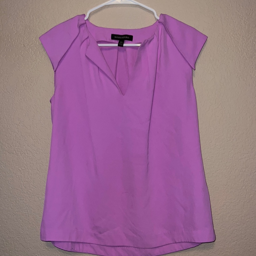 Magenta Banana Republic v neck top